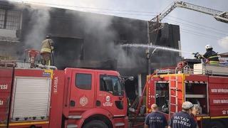 Hatay'da mobilya atölyesinde çıkan yangın söndürüldü
