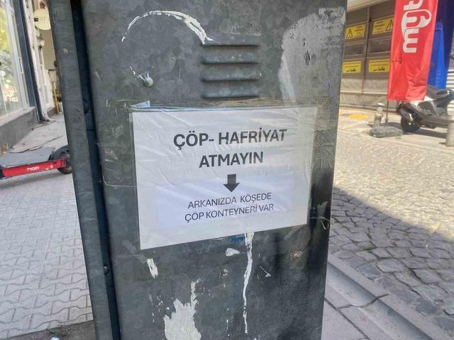 Elektrik panosunun dört bir tarafına asılan uyarılar dikkat çekti 2