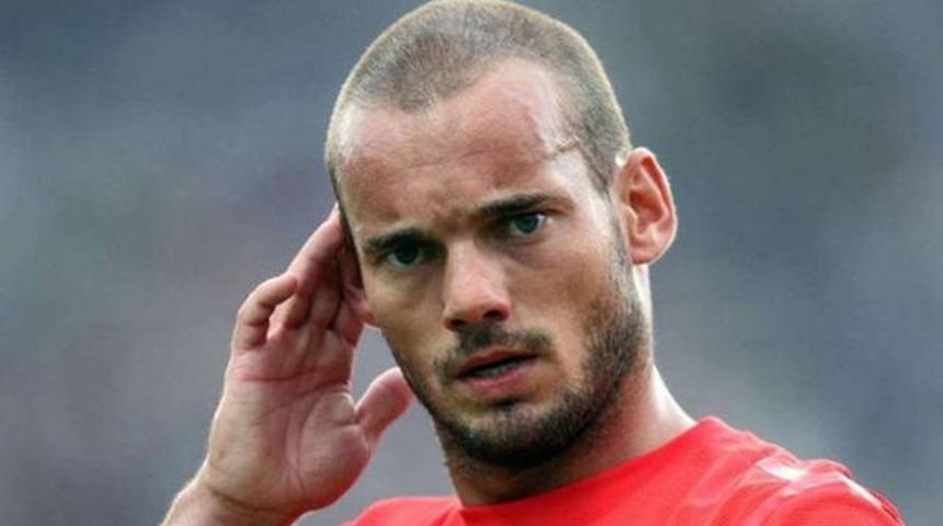 Sneijder Galatasaray'da kalıyor