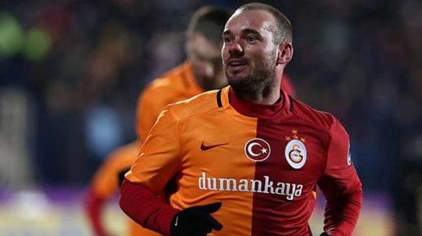 Wesley Sneijder tarihe ge&ccedil;ebilir