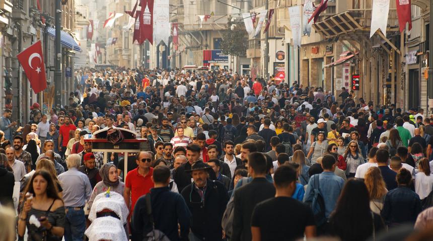 Türkiye tarihinde ilk kez görülüyor: TÜİK verileri azalan çocuk nüfusunu ortaya koydu!