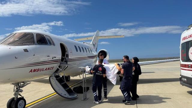 Ambulans uçak 22 yaşındaki hasta için havalandı