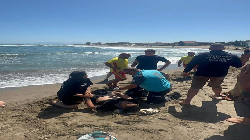 Yasağa rağmen denize açıldılar; son anda boğulmaktan kurtarıldılar