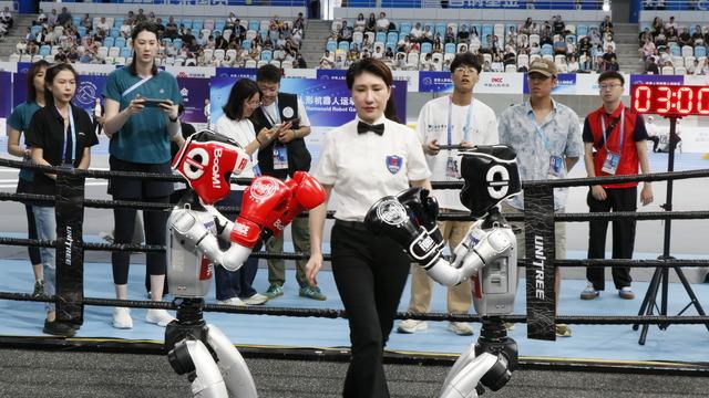 Çin'de Dünya İnsansı Robot Oyunları, spor ve senaryo müsabakalarıyla devam etti
