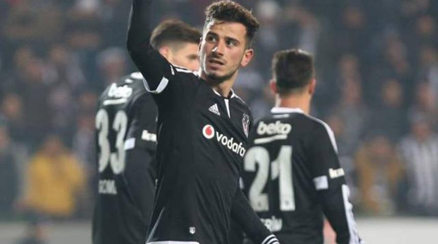 Oğuzhan &Ouml;zyakup sosyal medyayı karıştırdı