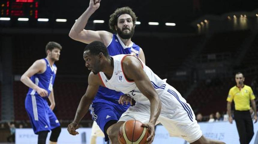 Anadolu Efes 87 - 77 İstanbul B&uuml;y&uuml;kşehir Belediyespor