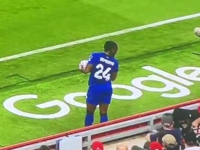 İngiltere Ligi'nde mide bulandıran olaya soruşturma başlatıldı!