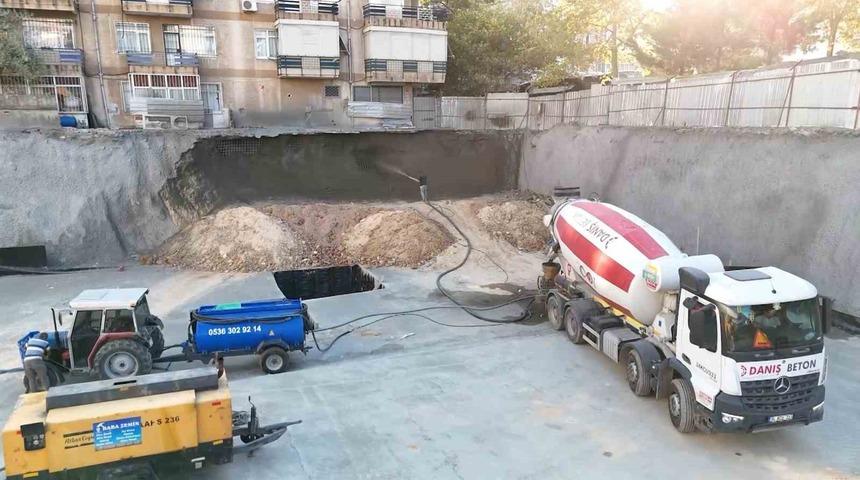 Maltepe’de inşaat yanındaki apartman tedbir amaçlı boşaltıldı