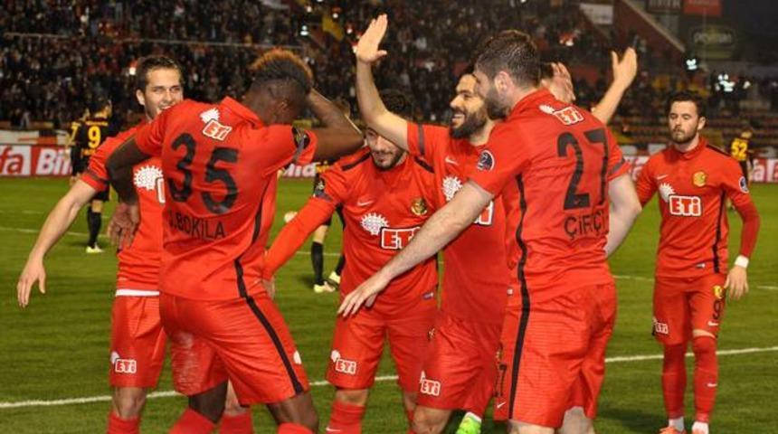 Galatasaray Eskişehirspor deplasmanında darmadağın!