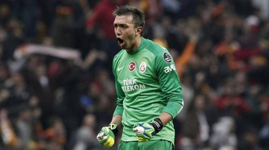 'Git kurtar kendini Muslera!'