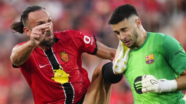 Vedat Muriqi, Barcelona kalecisini tekmesiyle yere serdi! Maçın hakemine ağır tepki var