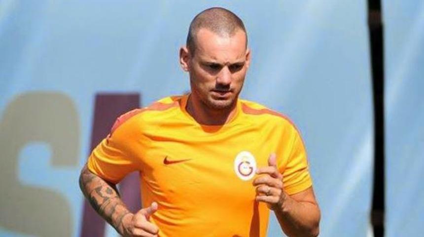 Galatasaray'da derbi &ouml;ncesi Sneijder m&uuml;jdesi