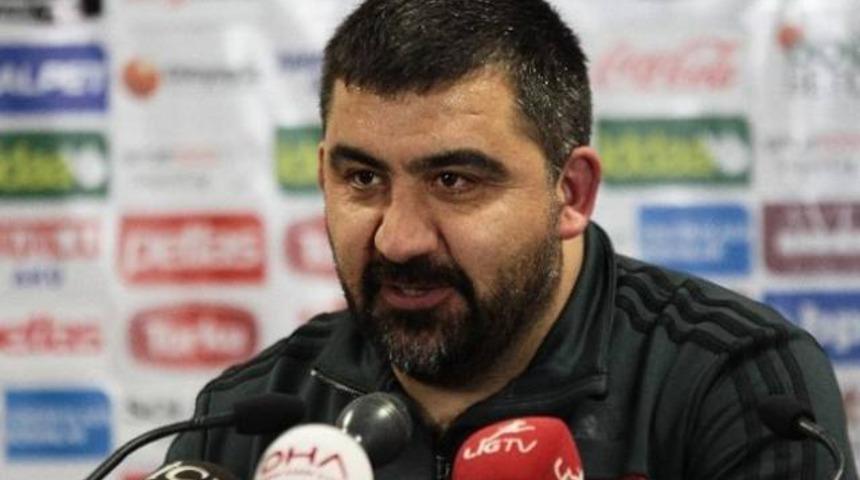 &Uuml;mit &Ouml;zat isyan etti!.. 'Kimseye hesap vermem'