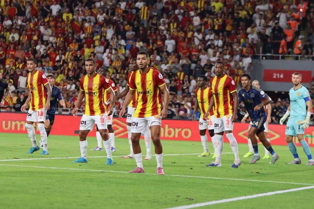Fenerbahçe, Göztepe deplasmanından beraberlikle ayrıldı! 2