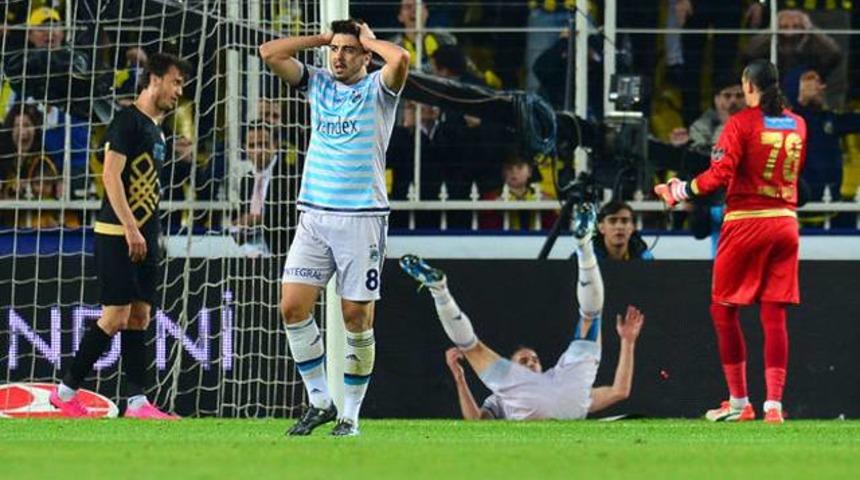 Fenerbah&ccedil;e trib&uuml;nlerinden takıma tepki