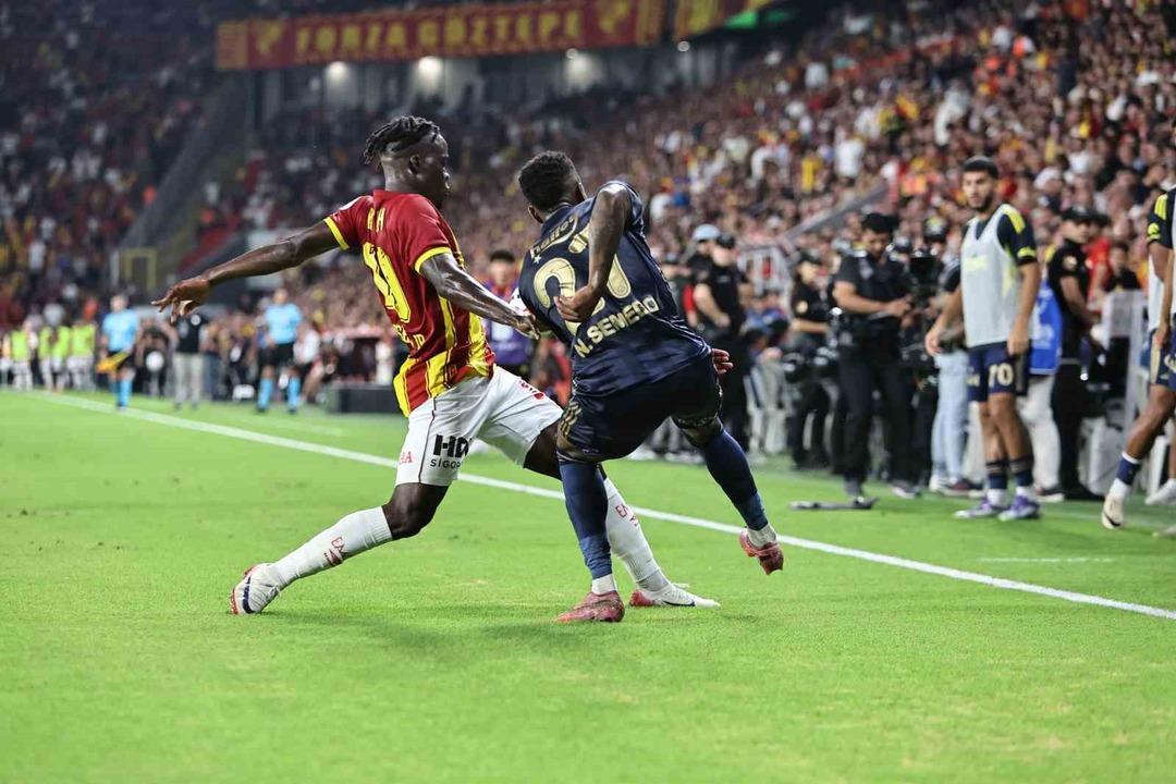 Fenerbahçe, Göztepe deplasmanından beraberlikle ayrıldı! 4