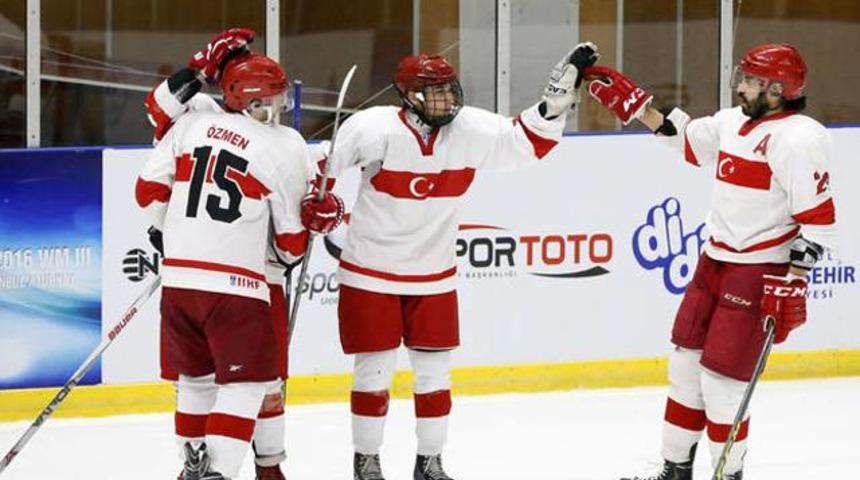 Buz Hokeyi Milli Takımı d&uuml;nya şampiyonu oldu