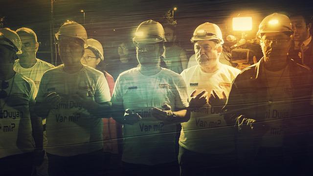 17 Ağustos depreminin üzerinden 26 yıl geçti! Saat 03.02'de hayat bir kez daha durdu