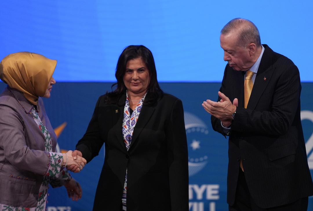 AK Parti ye geçen Özlem Çerçioğlu sessizliğin bozdu! CHP yi kızdıracak sözler: Söylemezsem içimde kalır 6