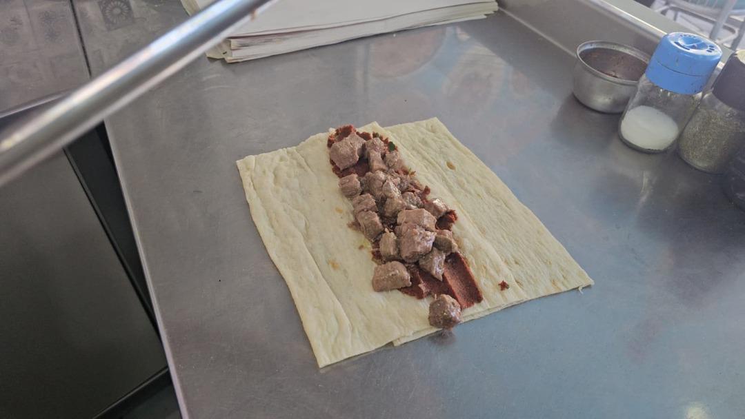 Yeni bir lezzet ortaya çıktı: Kavurmalı çiğköfte! Sadece Elazığ da: "Buluşumuz şöhret oldu, çok beğeniyorlar" 1