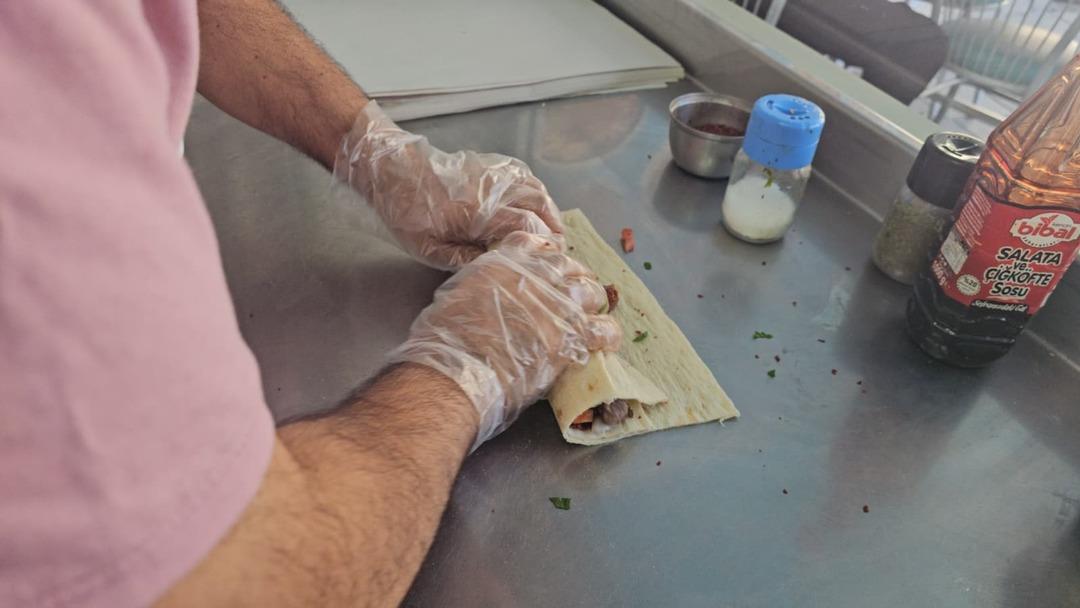 Yeni bir lezzet ortaya çıktı: Kavurmalı çiğköfte! Sadece Elazığ da: "Buluşumuz şöhret oldu, çok beğeniyorlar" 2