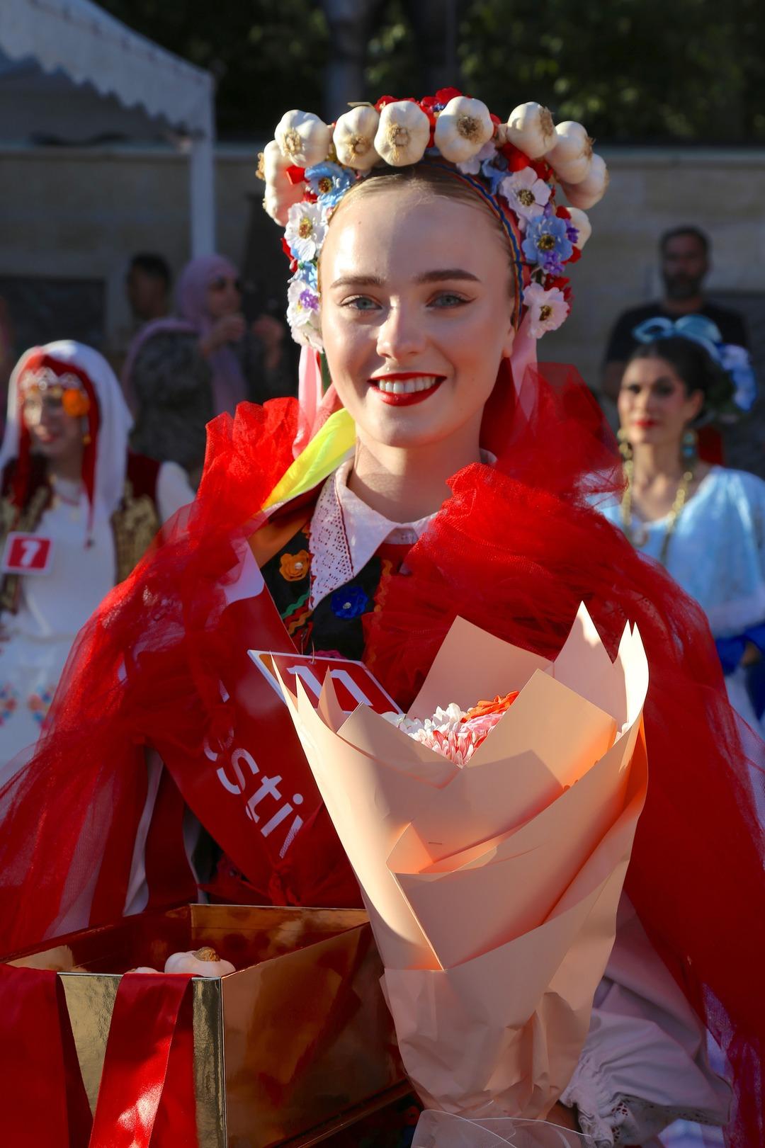 Taşköprü’de sarımsak güzeli seçildi: 6 farklı ülkeden gelen kadınlar, sarımsak festivalinde en güzel için yarıştı... 1