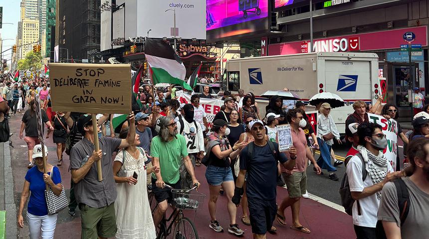 New York’ta İsrail protestosu: On binlerce kişi Gazze için yürüdü: "özgür Gazze, özgür Filistin"