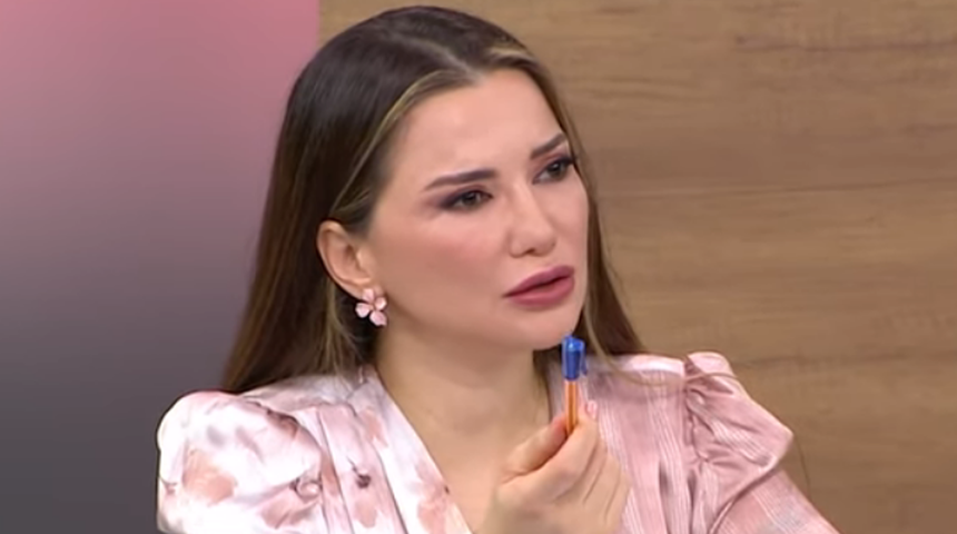 Esra Ezmeci'ye ilginç bir soru daha! "Sevgilim fetişmiş! 6 parmağım olduğunu görünce..."