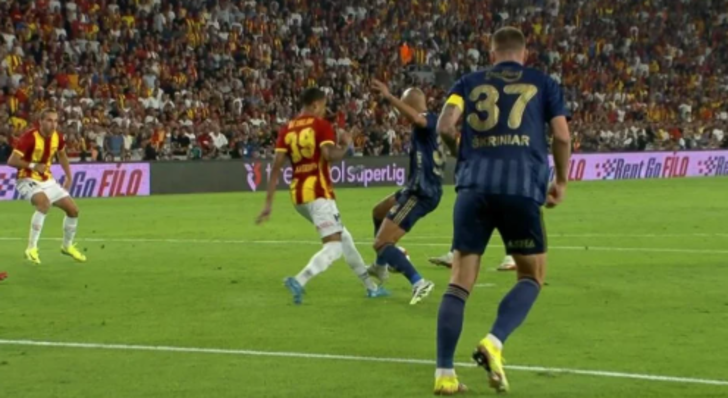 Göztepe-Fenerbahçe maçının hakemi Yasin Kol için ne dediler? beIN Trio ekibinden çok konuşulacak yorum... "1 kırmızı kartı, 1 penaltıyı atladı" G1