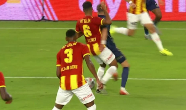 Göztepe-Fenerbahçe maçının hakemi Yasin Kol için ne dediler? beIN Trio ekibinden çok konuşulacak yorum... "1 kırmızı kartı, 1 penaltıyı atladı" G4