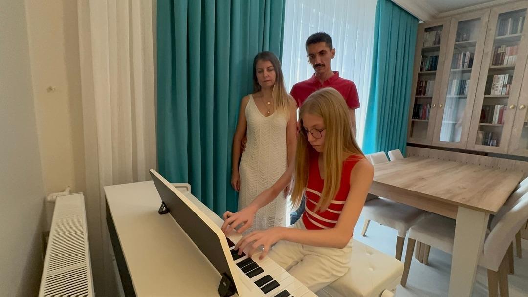  İnsanlar duyduklarında şaşırıyor  9 yaşında lise diploması aldı: En büyük hayalini açıkladı! 3