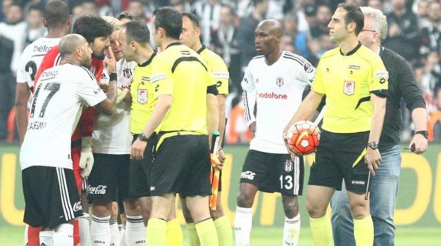 Quaresma&rsquo;dan kırmızı kart savunması