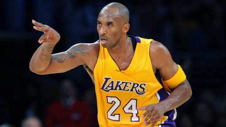 Kobe Bryant'ın NBA'de ilk giydiği ayakkabısı açık artırmaya çıkarılacak G2