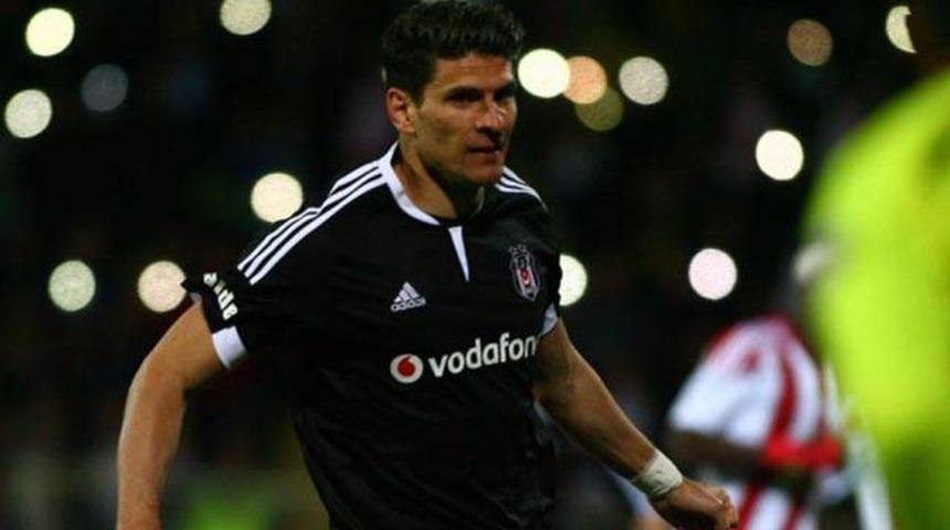 Mario Gomez'den muhteşem performans