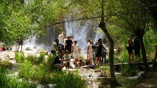 Kavurucu sıcaklara çözümü şelalede buldular!