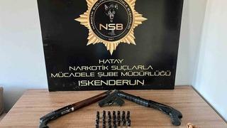 Hatay’da uyuşturucu operasyonunda silah ve mühimmat ele geçirildi