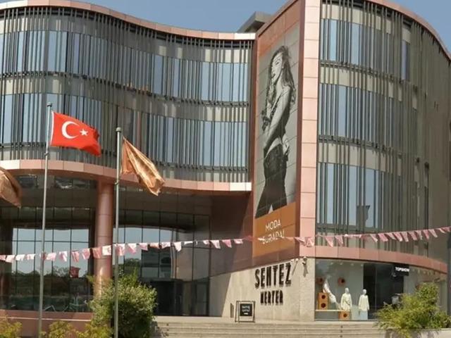 Koskoca AVM boş kaldı! Tekstil kalbinde kepenkler bir bir kapandı