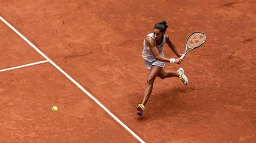 Milli tenis&ccedil;i &Ccedil;ağla B&uuml;y&uuml;kak&ccedil;ay 2. tura y&uuml;kseldi