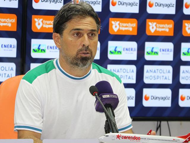 İlhan Palut: "Çok gol kaçırıyoruz maalesef"