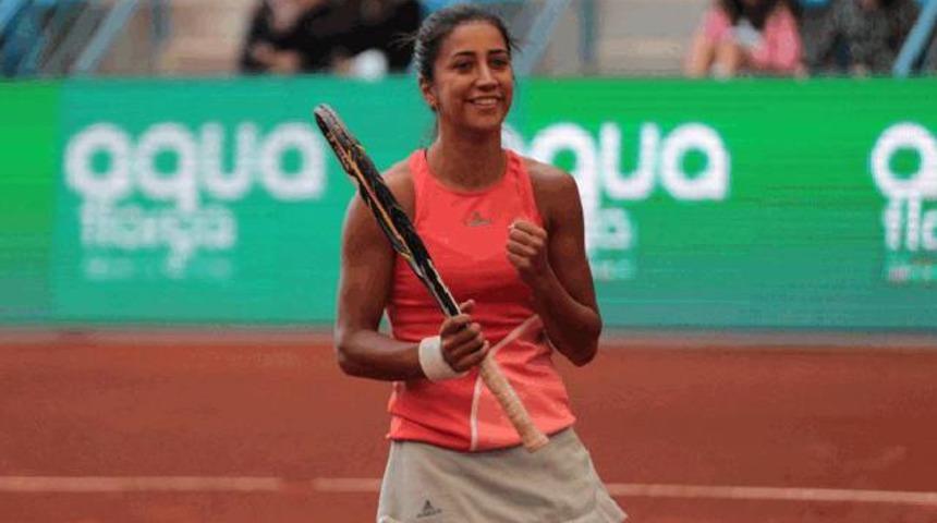 Çağla Büyükakçay, Japon rakibi Nao Hibino'yu yenerek yarı finale yükseldi