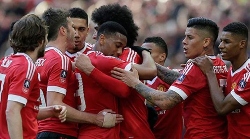 Manchester United uzatmalarda g&uuml;ld&uuml;