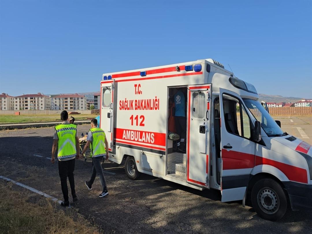 Bingöl de gıda zehirlenmesi şüphesiyle 4 kişi helikopterle hastaneye kaldırıldı 1