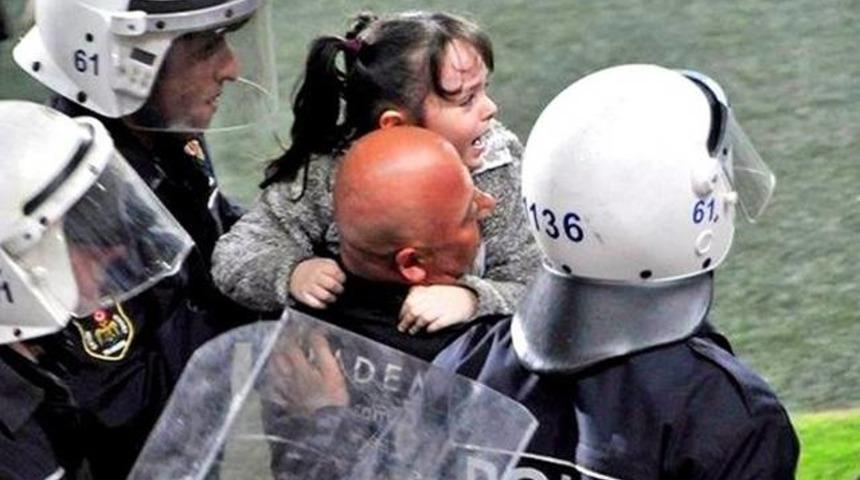  Vitor Pereira o &ccedil;ocuk i&ccedil;in rica etti