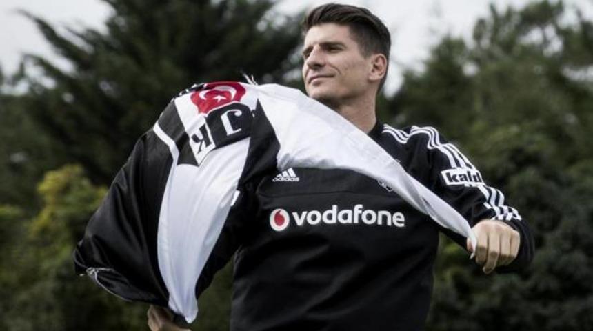 Mario Gomez Beşiktaş'ta devam edecek