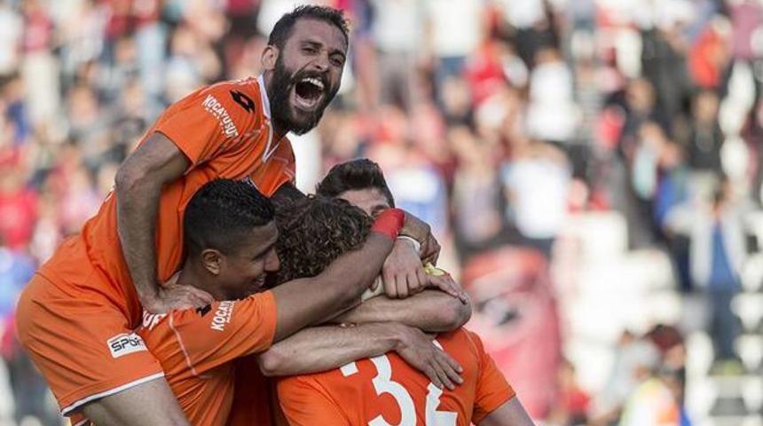 Adanaspor şampiyonluk kupasına kavuşuyor