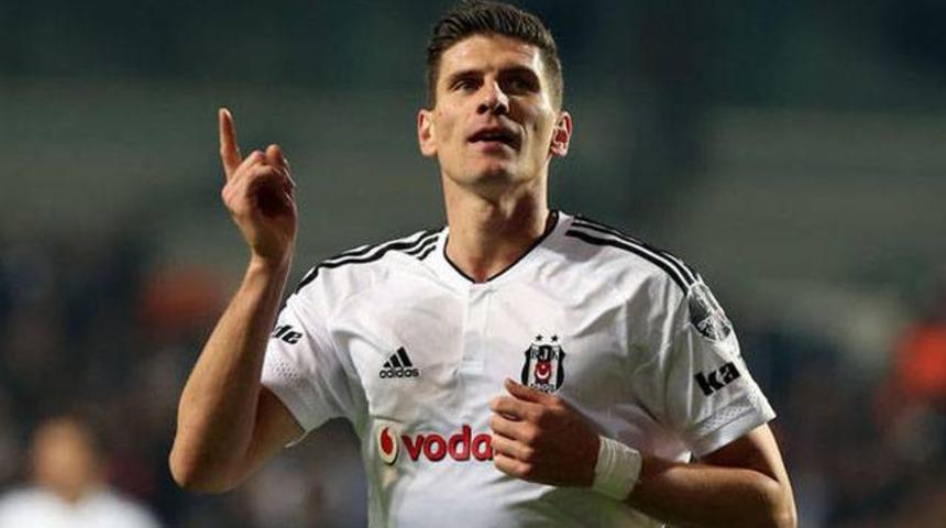 Mario Gomez'in Beşiktaş'ta kalmak i&ccedil;in iki şartı var