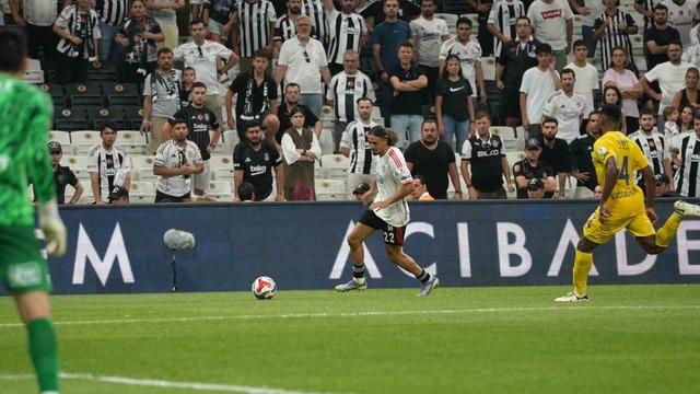 Wilfred Ndidi ile Taylan Bulut, ilk kez forma giydi