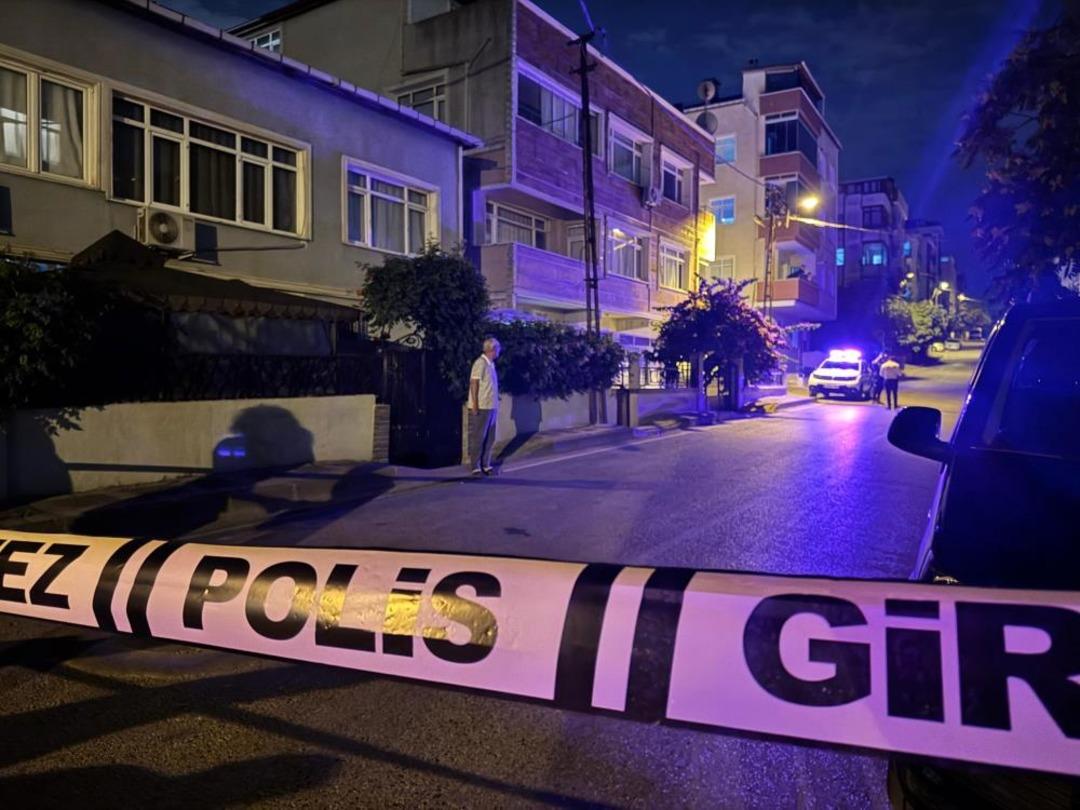 Ümraniye de sokak ortasında vahşet: Genç kadının boğazını satırla keserek öldürdü 1