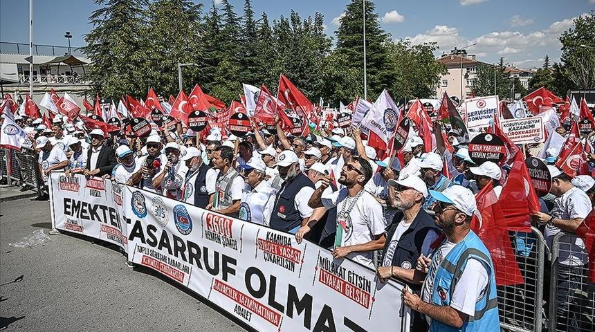 Memurlar bugün iş bırakıyor! Zam teklifi sonrası meydanlara çıkma kararı aldılar