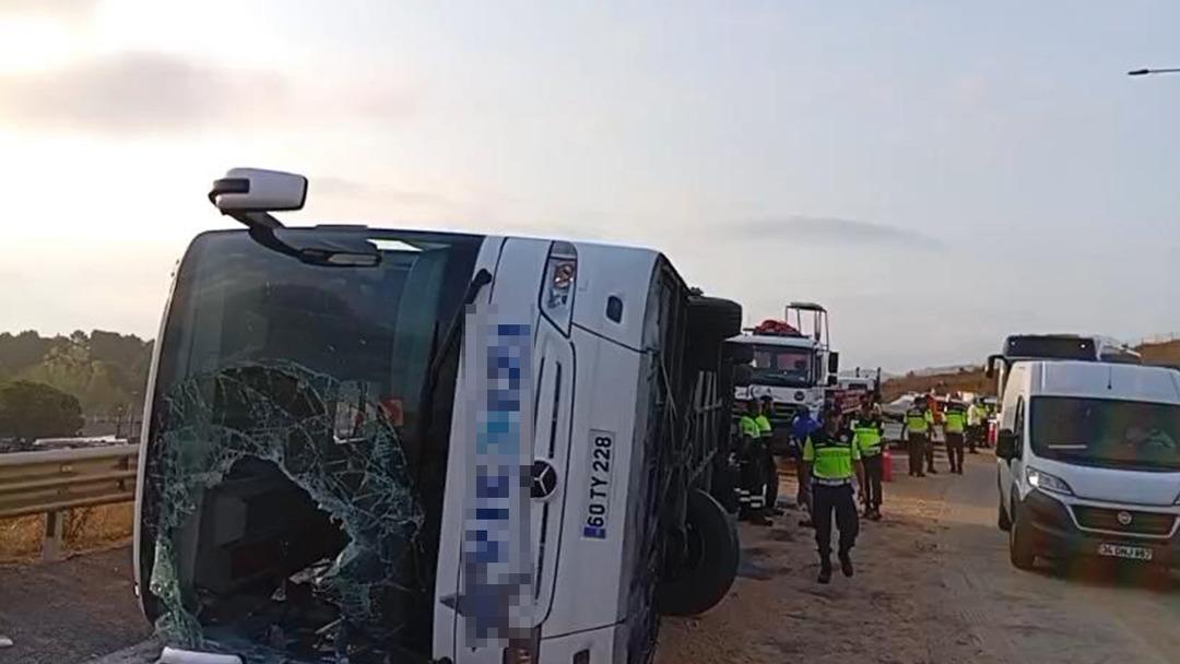Kuzey Marmara Otoyolu nda yolcu otobüsü devrildi: Ölü ve yaralılar var 1